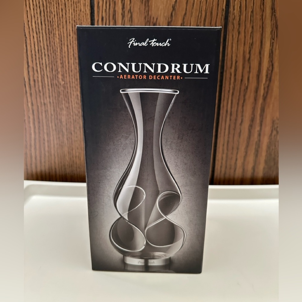Final Touch Conundrum Glass Aerator Decanter